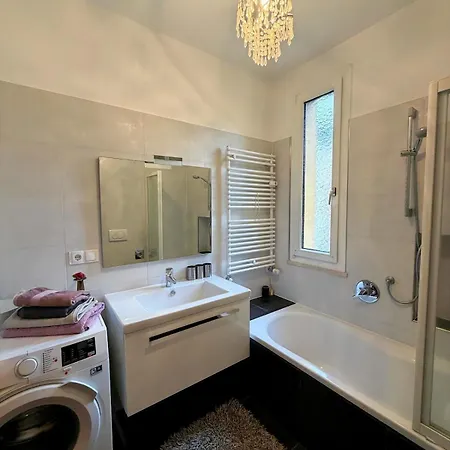 Dolomites アパート