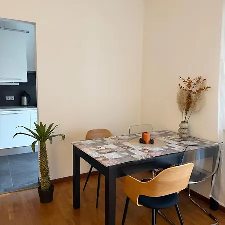 Dolomites アパート ボルツァーノ