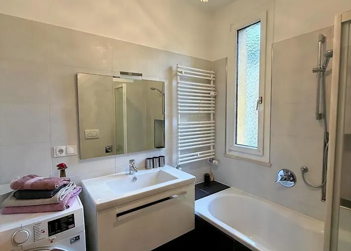 Dolomites アパート